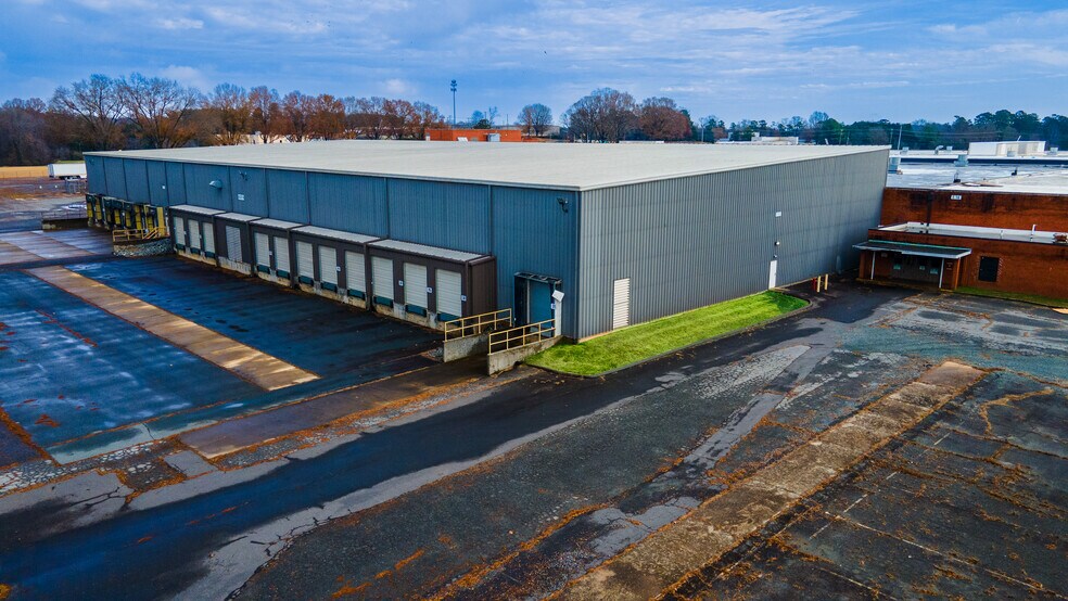More Photos Of 401 W Hanes Mill Rd, Winston-Salem Manufacturing For Lease