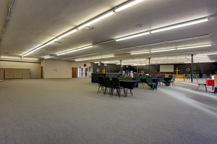 More Photos Of 178 SW 5th St, Madras Storefront Retail Office For Lease