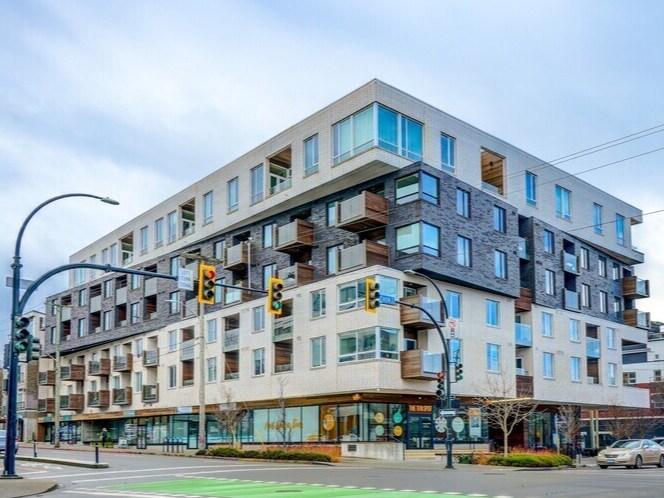 Primary Photo Of 1101-1109 Fort St, Victoria Apartments For Sale