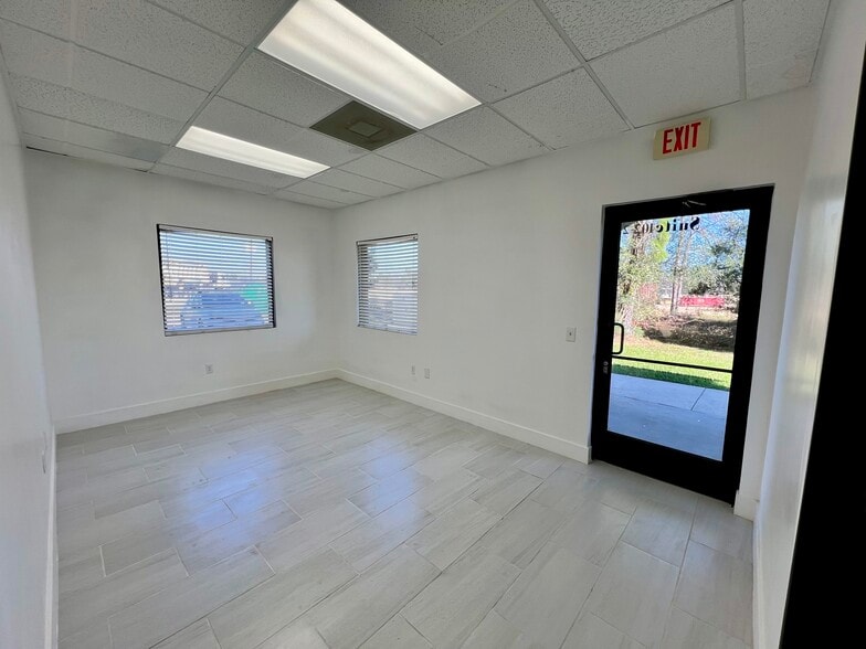 More Photos Of 20550 Townsen Blvd, Humble Office For Sale