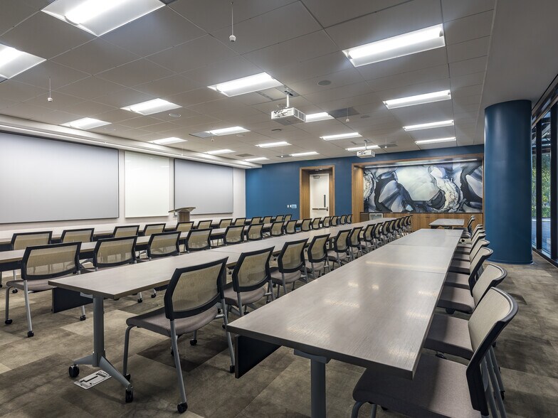 More Photos Of 777 N Eldridge Pky, Houston Office For Lease