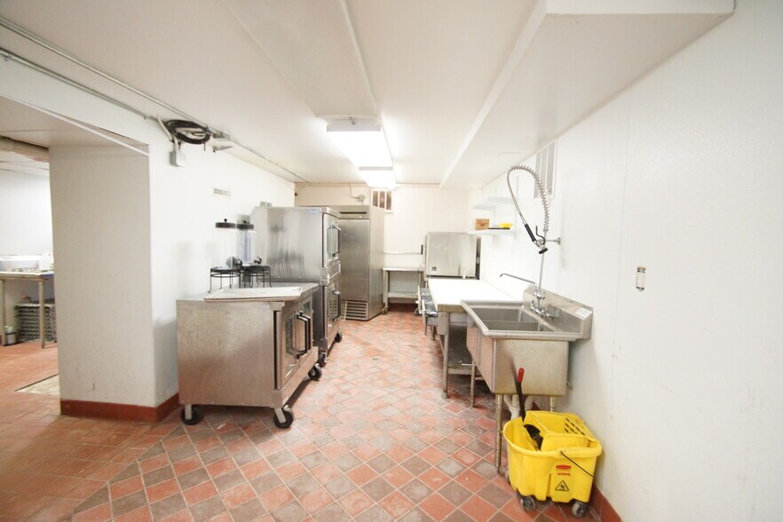 More Photos Of 7094 Eastlake Rd, Lisbon Restaurant For Sale