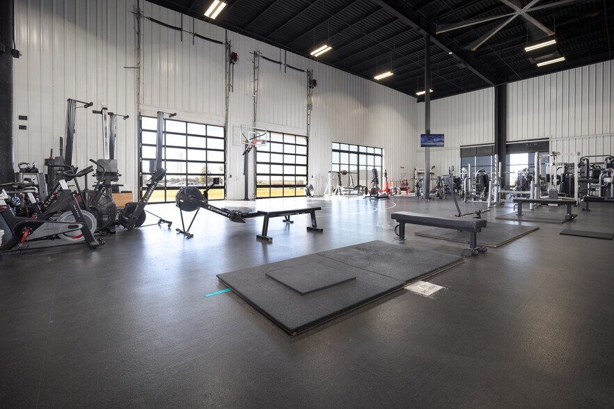 More Photos Of 4200 Carriage Way, Weatherford Medical For Sale