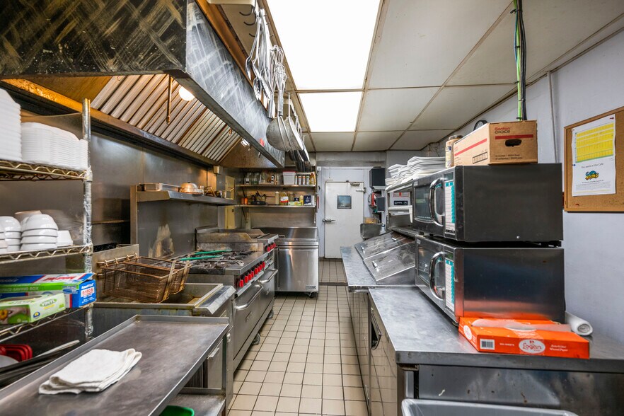 More Photos Of 3538 Columbia Pky, Cincinnati Restaurant For Sale