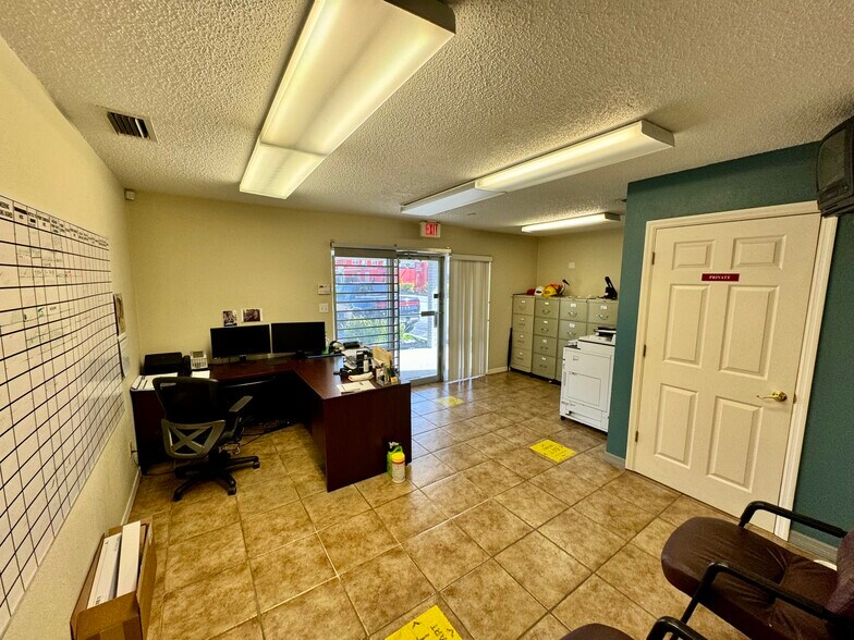 More Photos Of 517 Mason Ave, Daytona Beach Freestanding For Lease