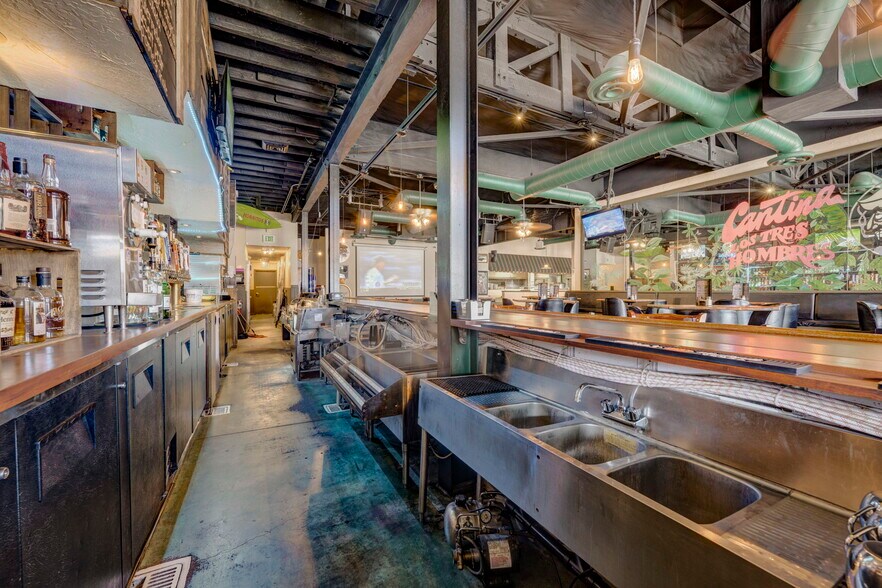 More Photos Of 922-926 Victorian Ave, Sparks General Retail For Sale