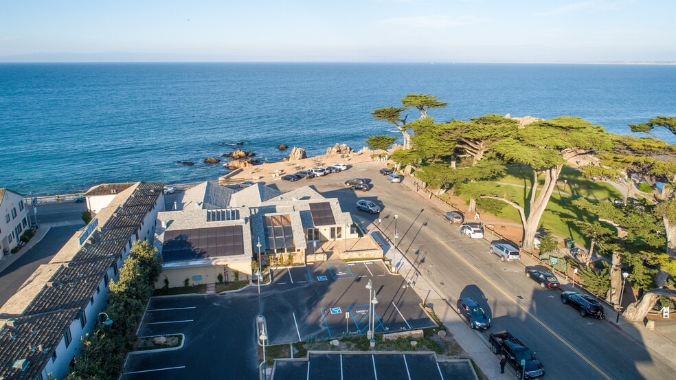 More Photos Of 631 Ocean View Blvd, Pacific Grove Restaurant For Lease