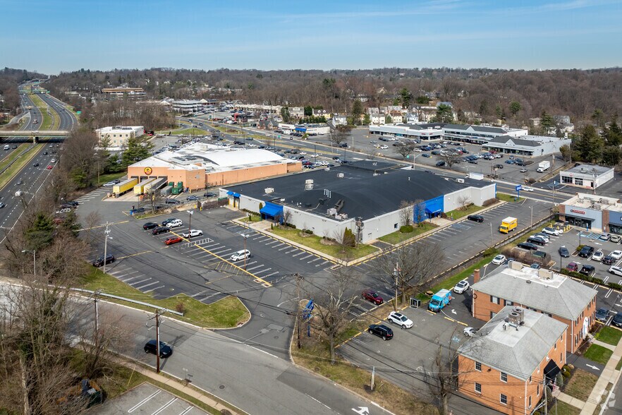 More Photos Of 715 Morris Tpke, Springfield Freestanding For Lease