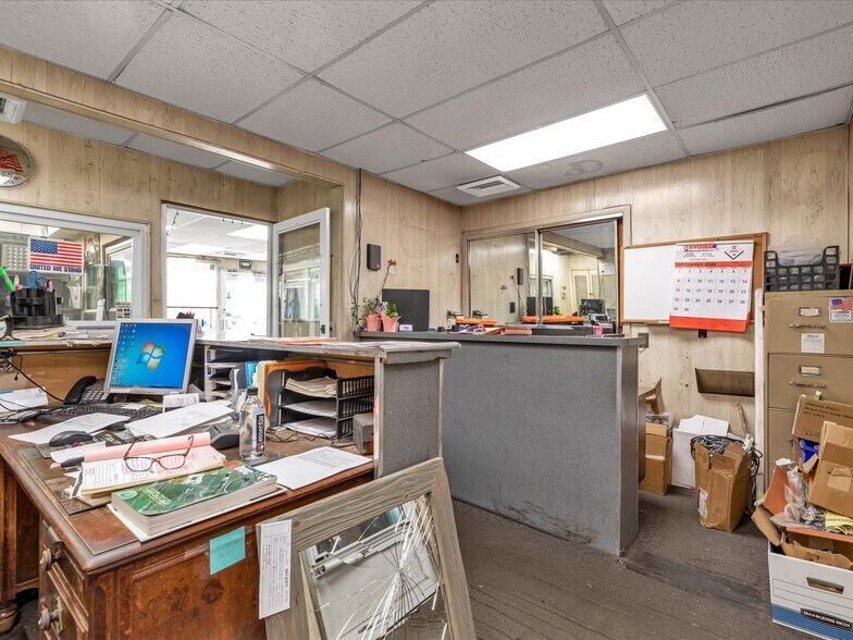 More Photos Of 457 Long Beach Blvd, Long Beach Warehouse For Sale