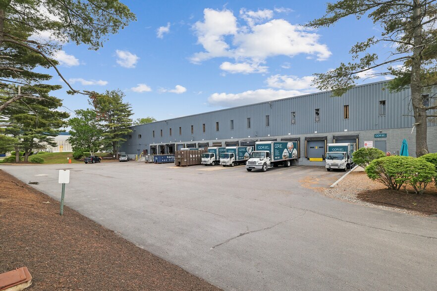 More Photos Of 90 Commerce Way, Woburn Unknown For Lease