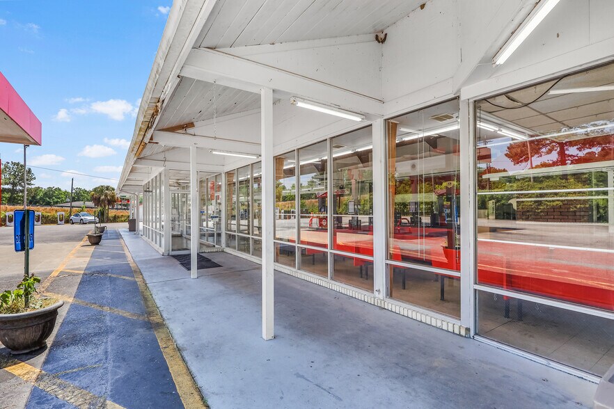 More Photos Of 500 Buff Blvd, Summerton General Retail For Sale