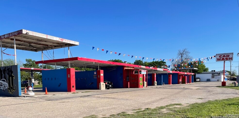 Primary Photo Of 1018 Cupples Rd, San Antonio Carwash For Sale