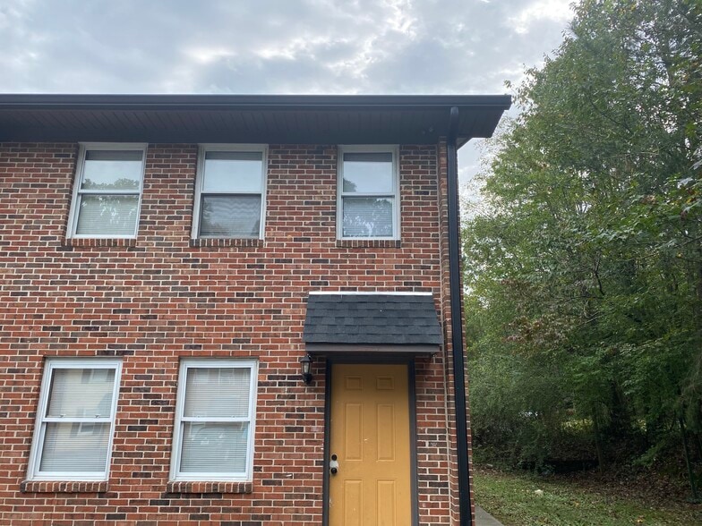 More Photos Of 214 Patricia Ann Dr SE, Dalton Apartments For Sale