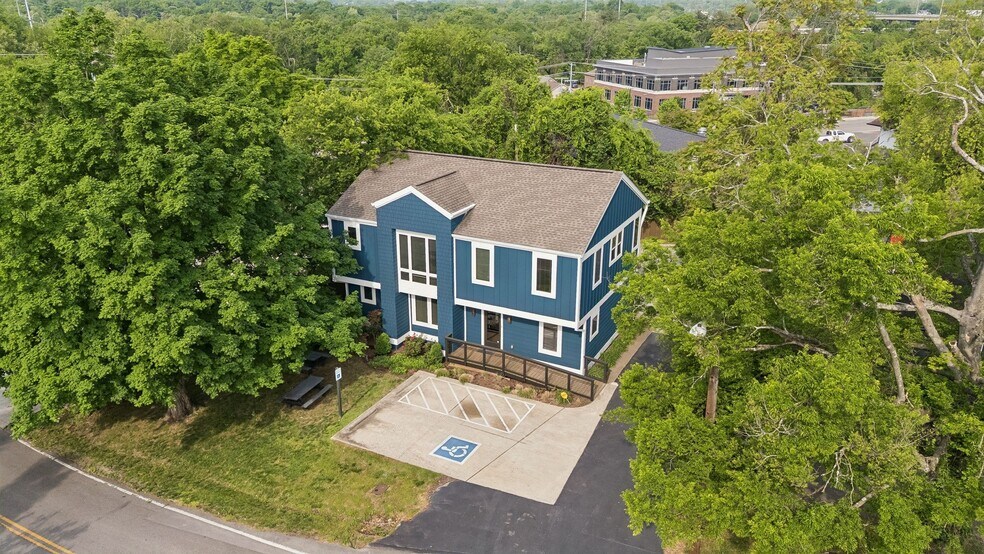 More Photos Of 2831 Azalea Pl, Nashville Office Residential For Lease
