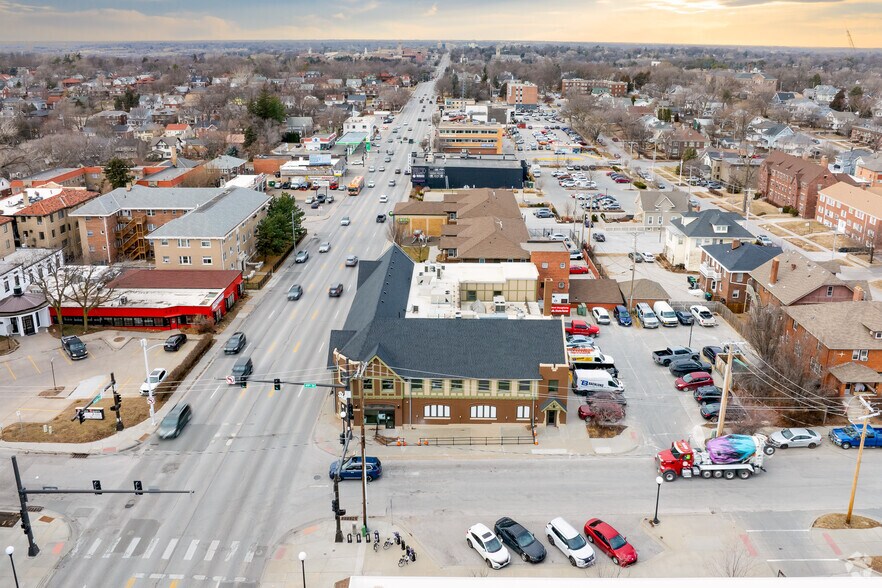 More Photos Of 4900-4910 Dodge St, Omaha Office For Sale