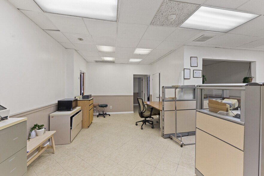 More Photos Of 201 Lower Notch Rd, Little Falls Medical For Lease