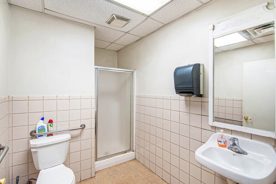 More Photos Of 650 S Plasterbed Rd, Port Clinton Auto Repair For Sale