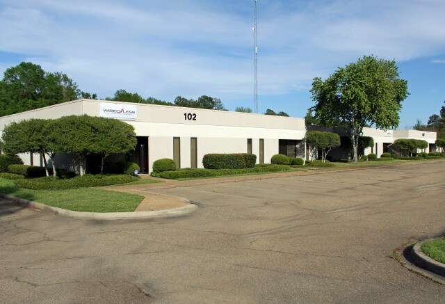 More Photos Of 100 - 104 Business Park Dr, Ridgeland Office For Lease