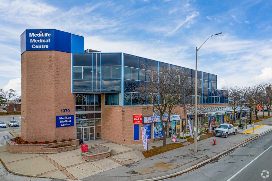 Primary Photo Of 1370 Dundas St E, Mississauga Medical For Lease