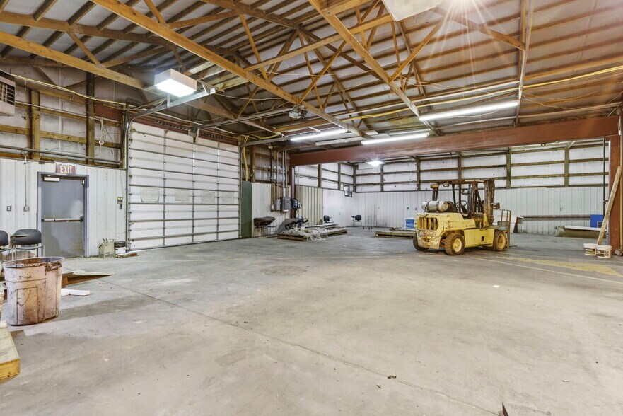 More Photos Of 790 10th st, Cassville Industrial For Sale