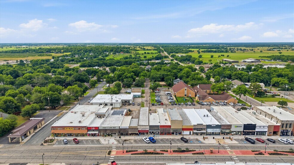 More Photos Of 130 E Main St, Whitesboro Loft Creative Space For Sale