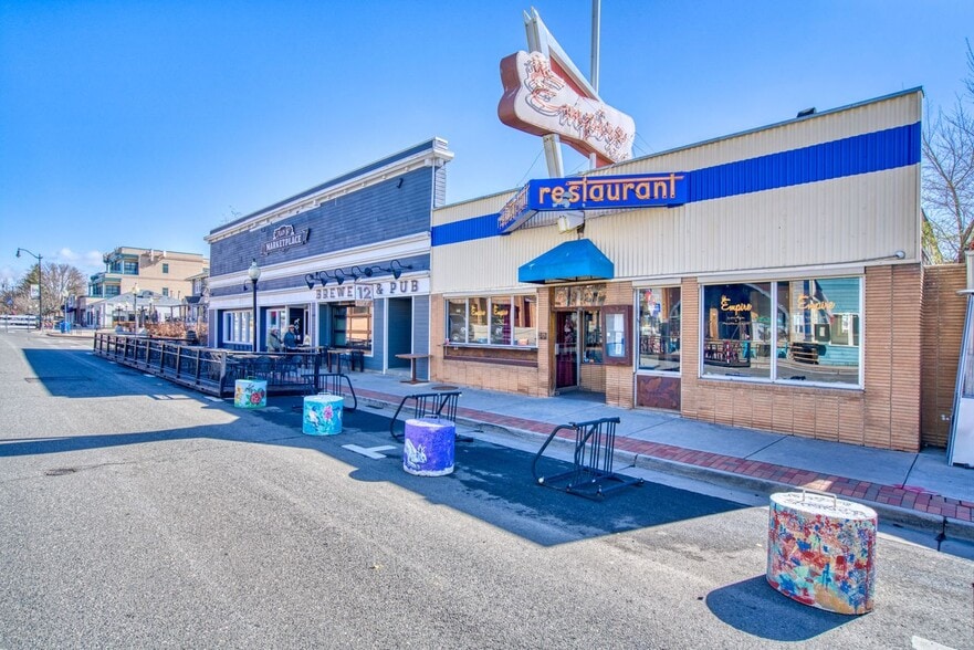 Primary Photo Of 816 Main St, Louisville Restaurant For Sale