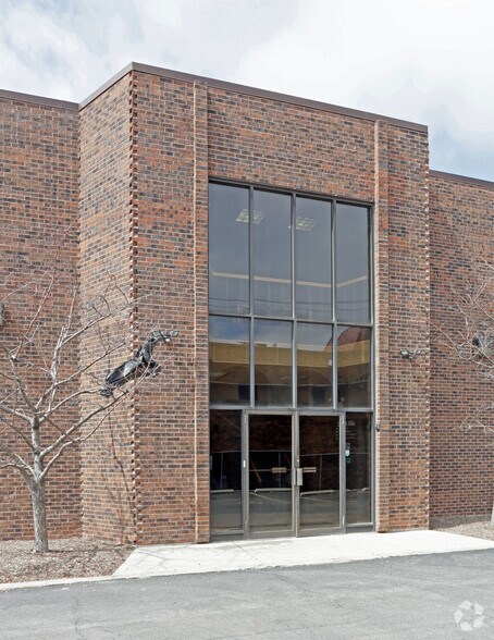 More Photos Of 231 W Grand Ave, Bensenville Office For Sale