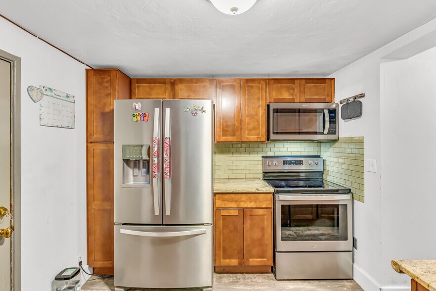 More Photos Of 2901 N Alvernon Way, Tucson Office For Sale