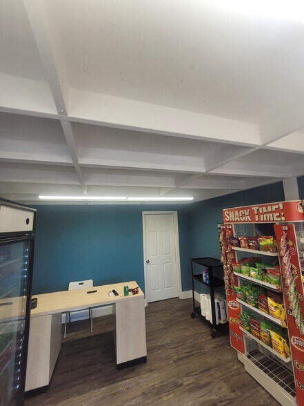 More Photos Of 11450 Bissonnet St, Houston Warehouse For Lease