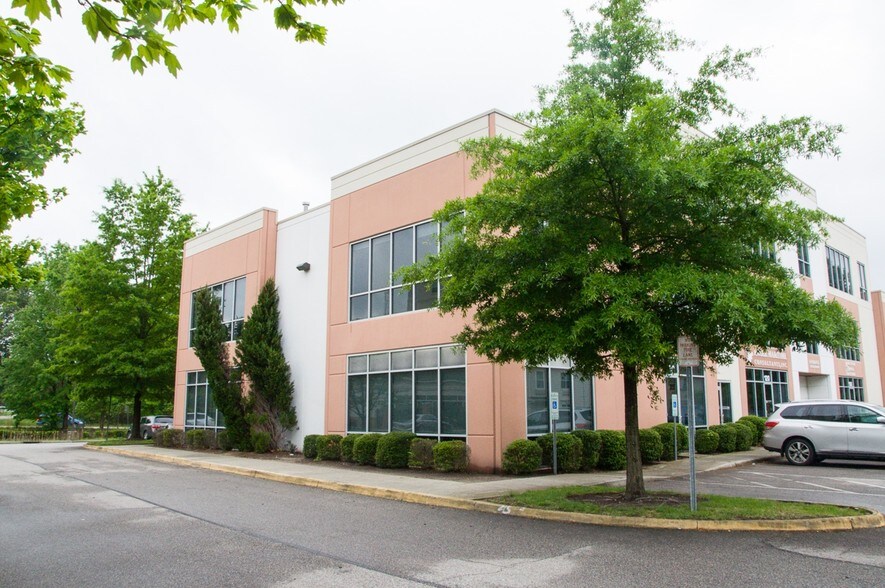 More Photos Of 5741 Cleveland St, Virginia Beach Office For Sale