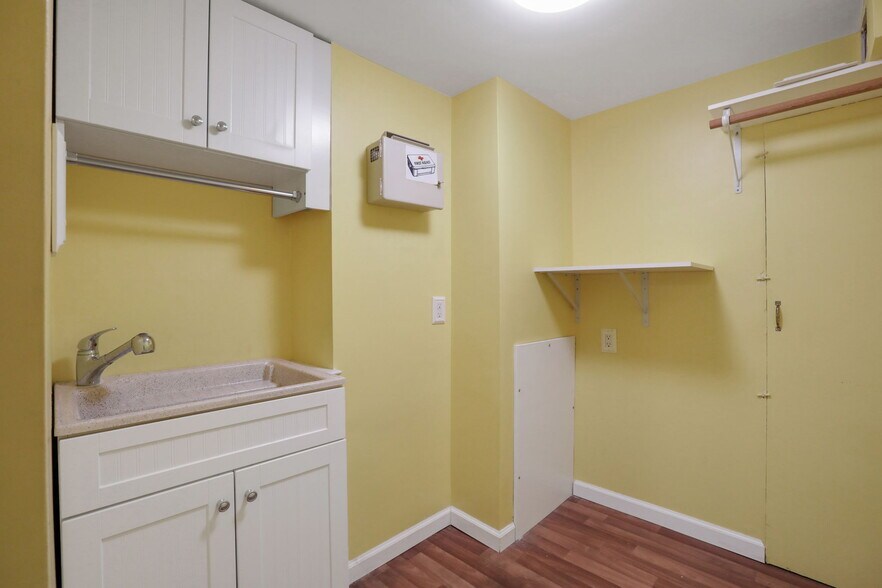 More Photos Of 411 Albany Ave, Kingston Storefront Retail Office For Sale