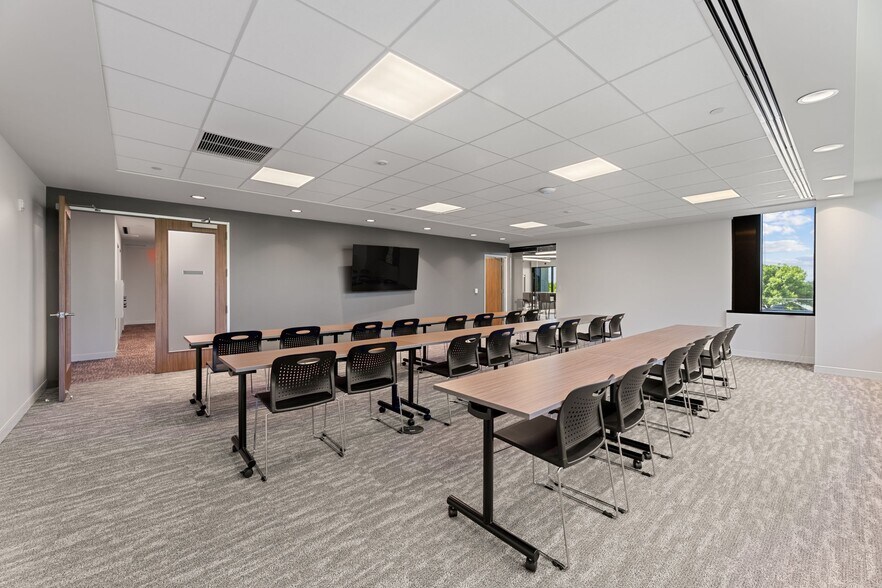 More Photos Of 1801 Alma Dr, Plano Office For Lease