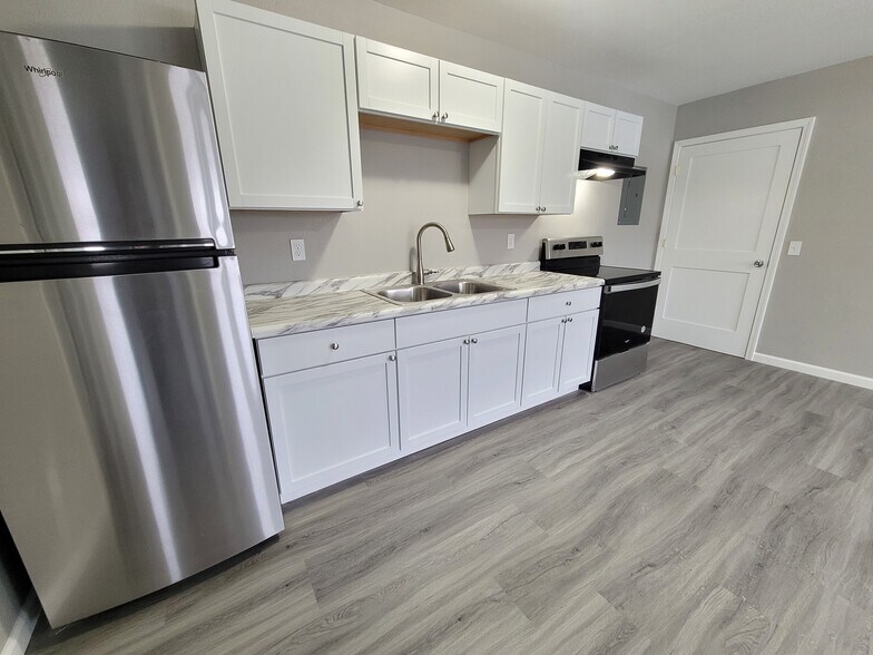 More Photos Of 1351 Iowa Ave SE, Huron Apartments For Sale