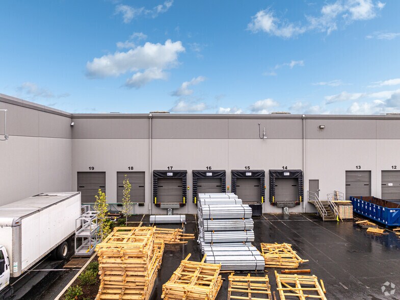 More Photos Of 4810 D St NW, Auburn Distribution For Lease