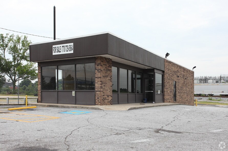 Primary Photo Of 4559 Old Dixie Rd, Forest Park Storefront For Lease