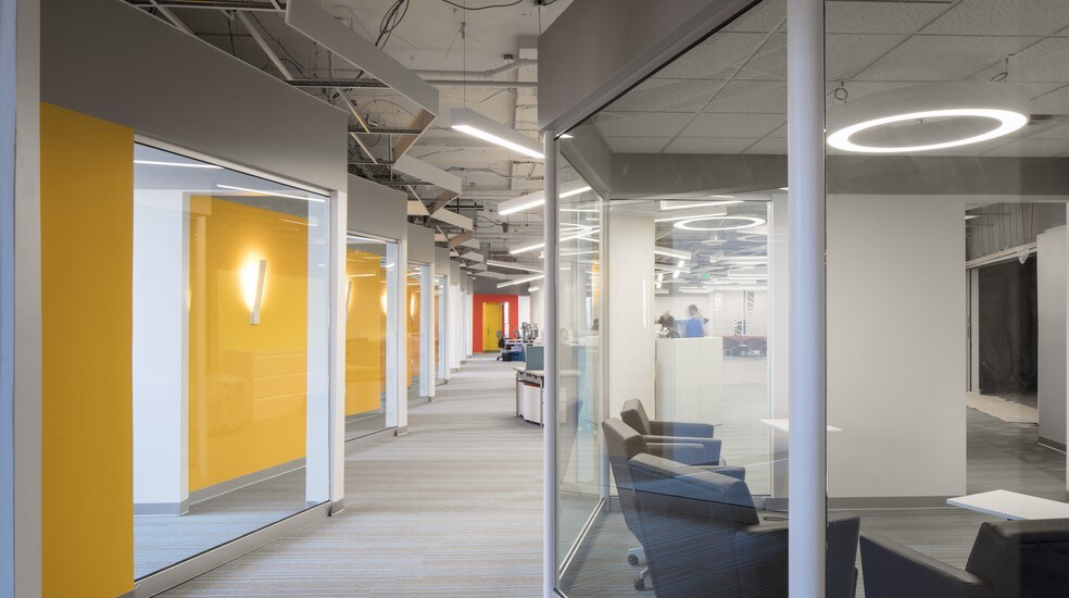 More Photos Of 333 N Alabama St, Indianapolis Office For Lease