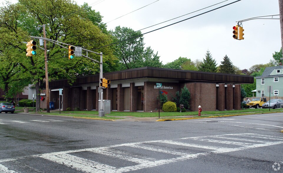 More Photos Of 152 Boulevard, Hasbrouck Heights Bank For Lease