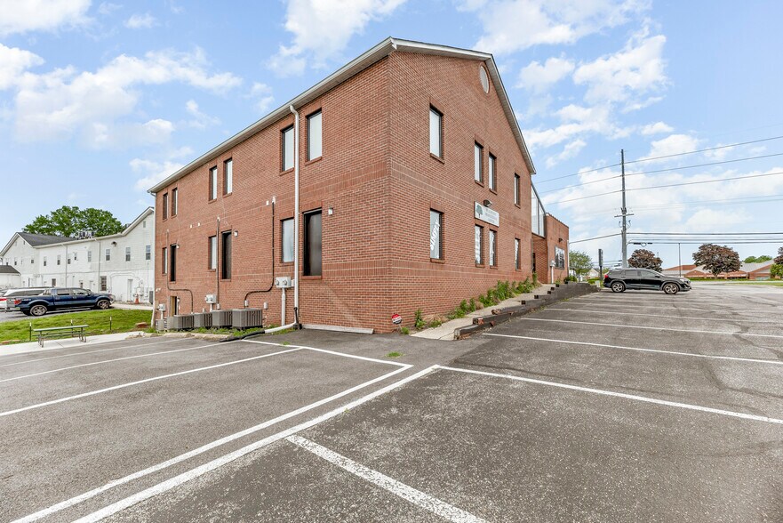 More Photos Of 10351 Southern Maryland Blvd, Dunkirk Office For Sale