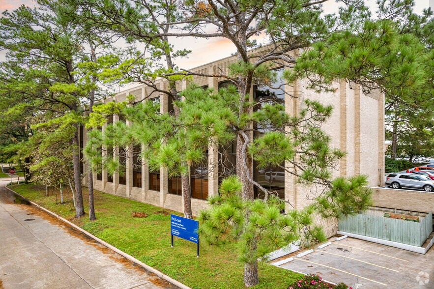 More Photos Of 4545 Post Oak Pl, Houston Office For Lease