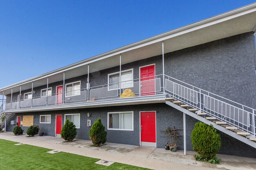 More Photos Of 925 E 19th St, Long Beach Apartments For Sale