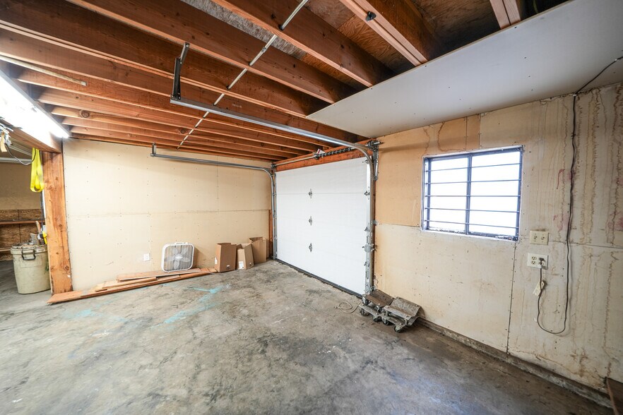 More Photos Of 10 Main S st, Pierce General Retail For Sale