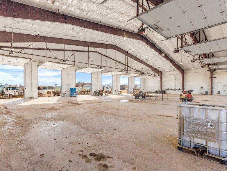 More Photos Of 20 Monarch Ln, Pueblo Industrial For Sale