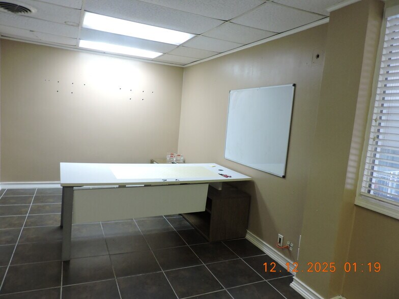 More Photos Of 8301 Beechnut St, Houston Freestanding For Lease