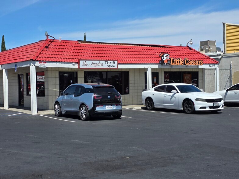 More Photos Of 31705-31731 Riverside Dr, Lake Elsinore Unknown For Lease