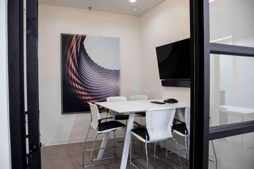 More Photos Of 201 S Broadway Ave, Albert Lea Loft Creative Space For Lease