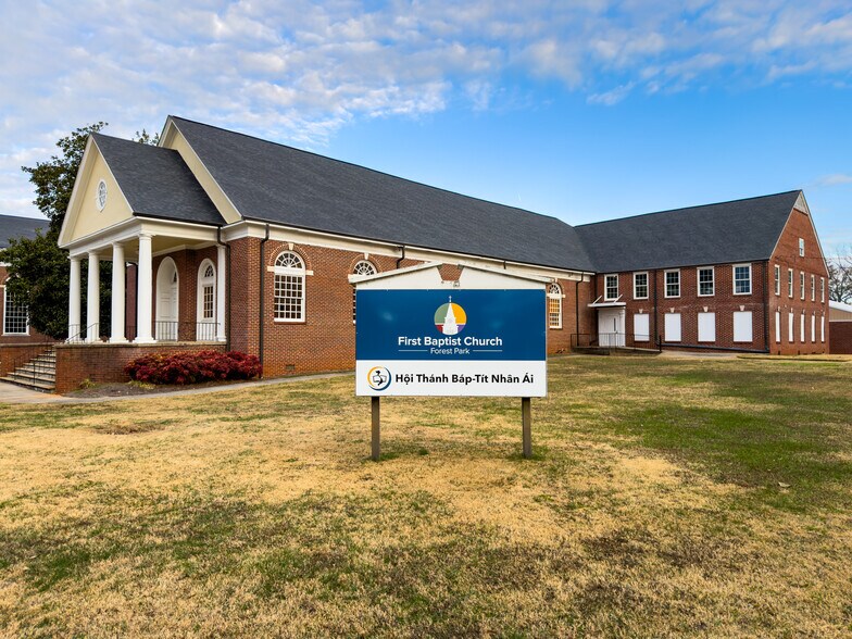 More Photos Of 634 Main St, Forest Park Flex For Sale