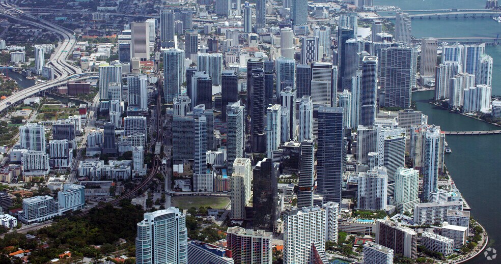 More Photos Of 150 SE 2nd Ave, Miami Office Residential For Lease