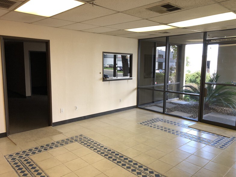 More Photos Of 1250 Railroad St, Corona Warehouse For Lease