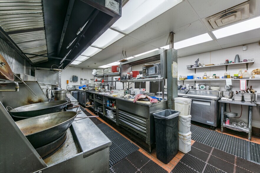 More Photos Of 3011 Ogden Ave, Lisle Restaurant For Sale