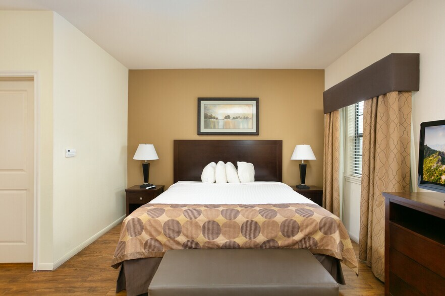 More Photos Of 301 W State Highway 72, Kenedy Hotel For Sale